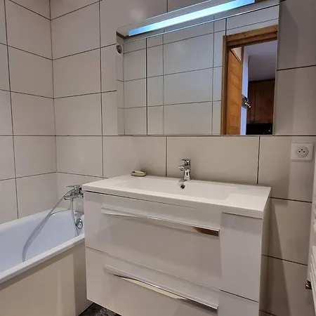 Grand Renove Avec Terrasse Sud A Plagne Centre - Fr-1-351-271