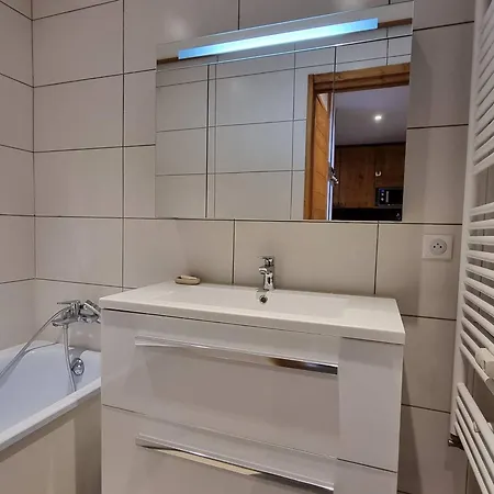 Grand Renove Avec Terrasse Sud A Plagne Centre - Fr-1-351-271